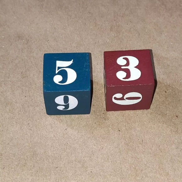 2006 Pirates Of The Caribbean Treasure Hunt DVD Game Replacement Piece WOOD DICE - Picture 8 of 9